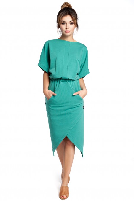 Žalia įdomous dizaino suknelė