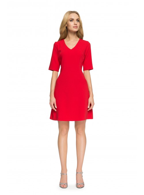 Raudona varpelio formos suknelė